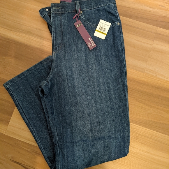 Gloria Vanderbilt Denim - Gloria Vanderbilt ladies jeans. Size 14P